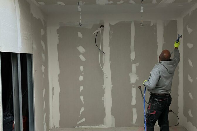 Velux - placo - isolation - joint - peinture et pose de sol Image 2026-09-03 at 10.16.37 (4)